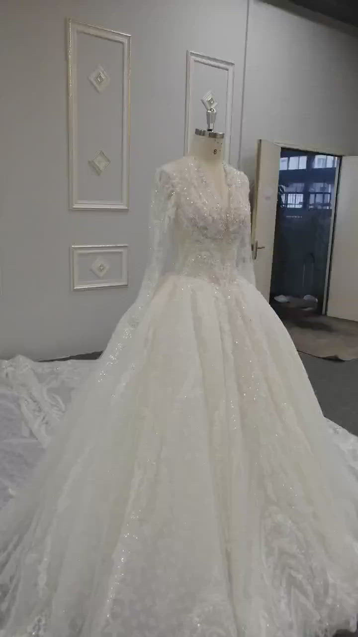 Kristallschweres, hochwertiges Hochzeitskleid