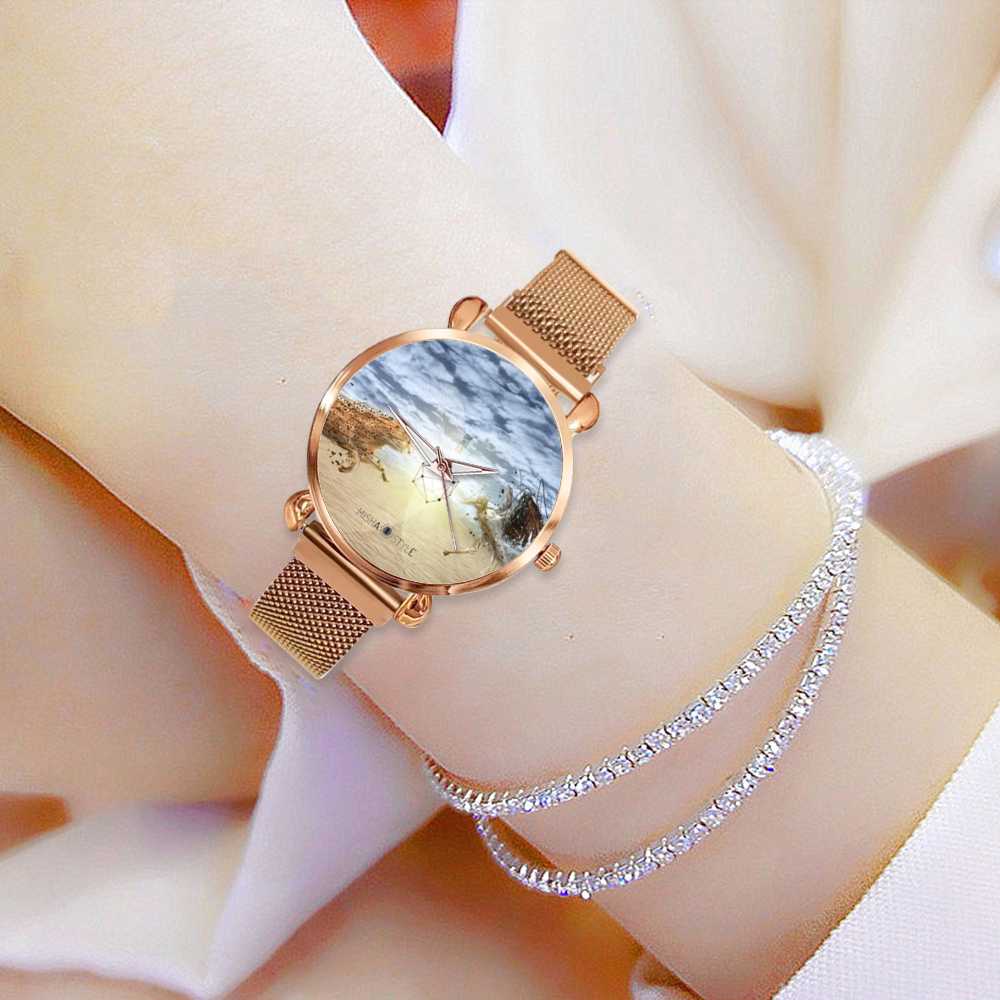 Women's Magnetic Buckle Quartz Wrist Watches - Gold - Mishastyle